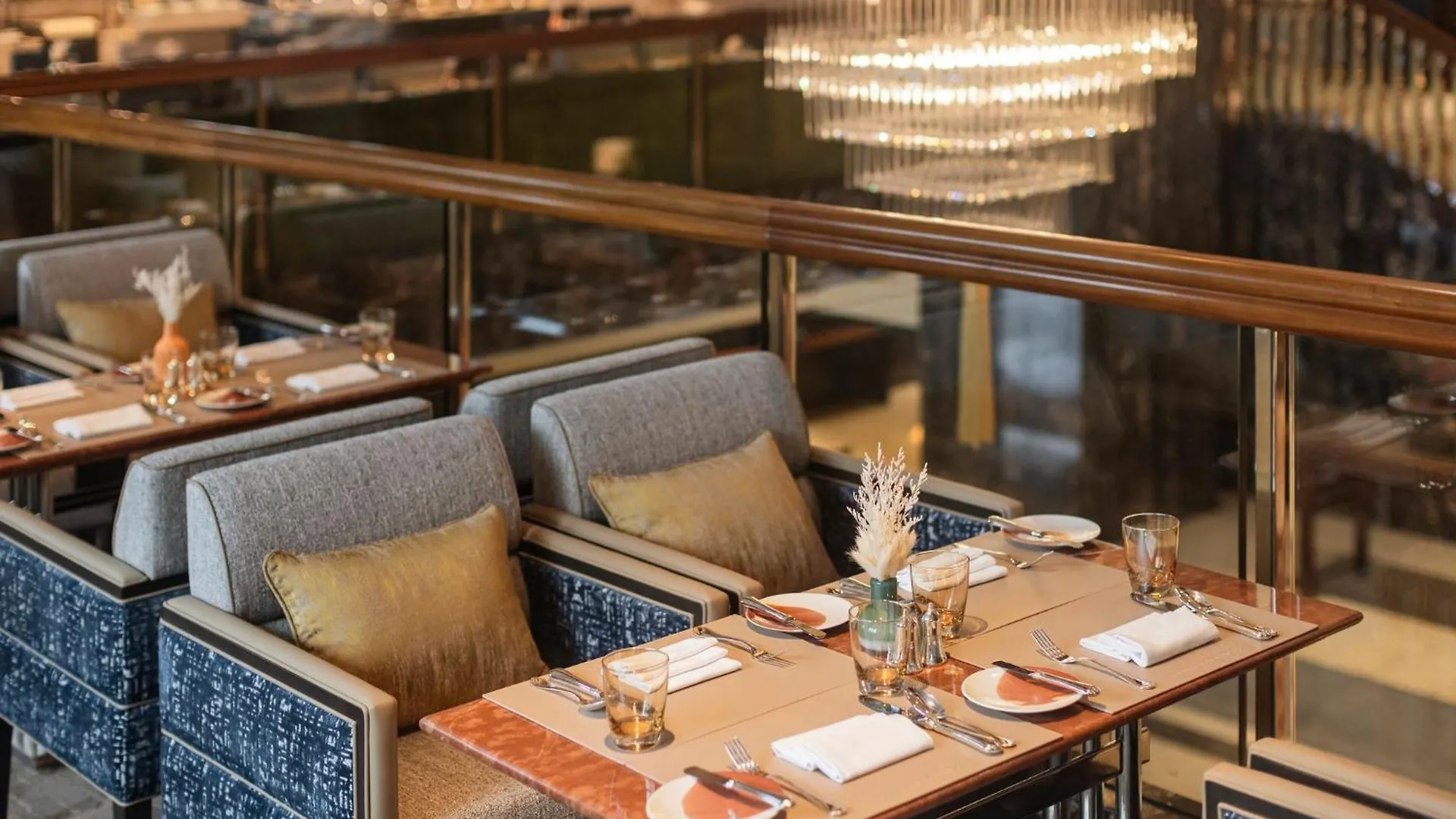 מלון Mandarin Oriental, הונג קונג